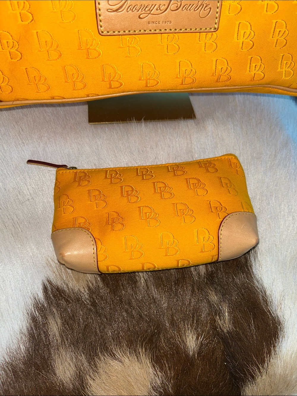 Dooney & Bourke Yellow Tote with Tan Trim and Matching Pouch 17”x 6.25”x 12” NWT - Picture 6 of 10